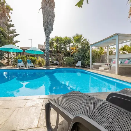 Cotriero Crystal Villa