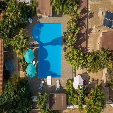 Cotriero Crystal Villa *